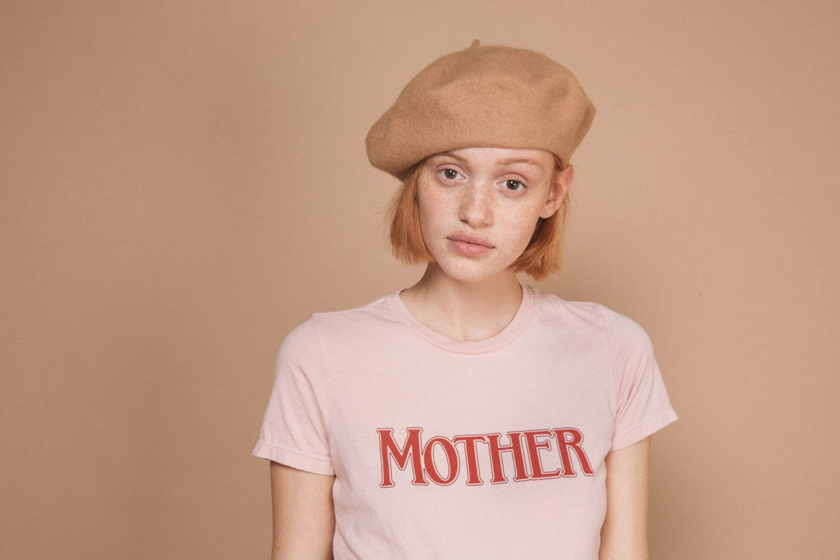 The bee & the fox mother t-shirt peach