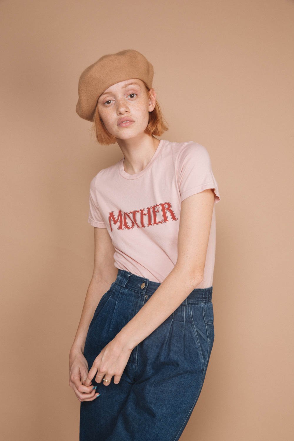 The bee & the fox mother t-shirt peach
